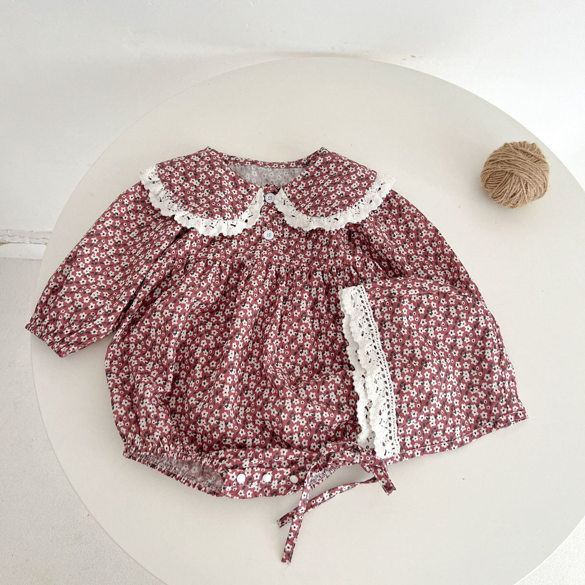 [Autumn New Arrival] Round-collared Solid Color or Floral Romper with Hat - 2 Colors A0242