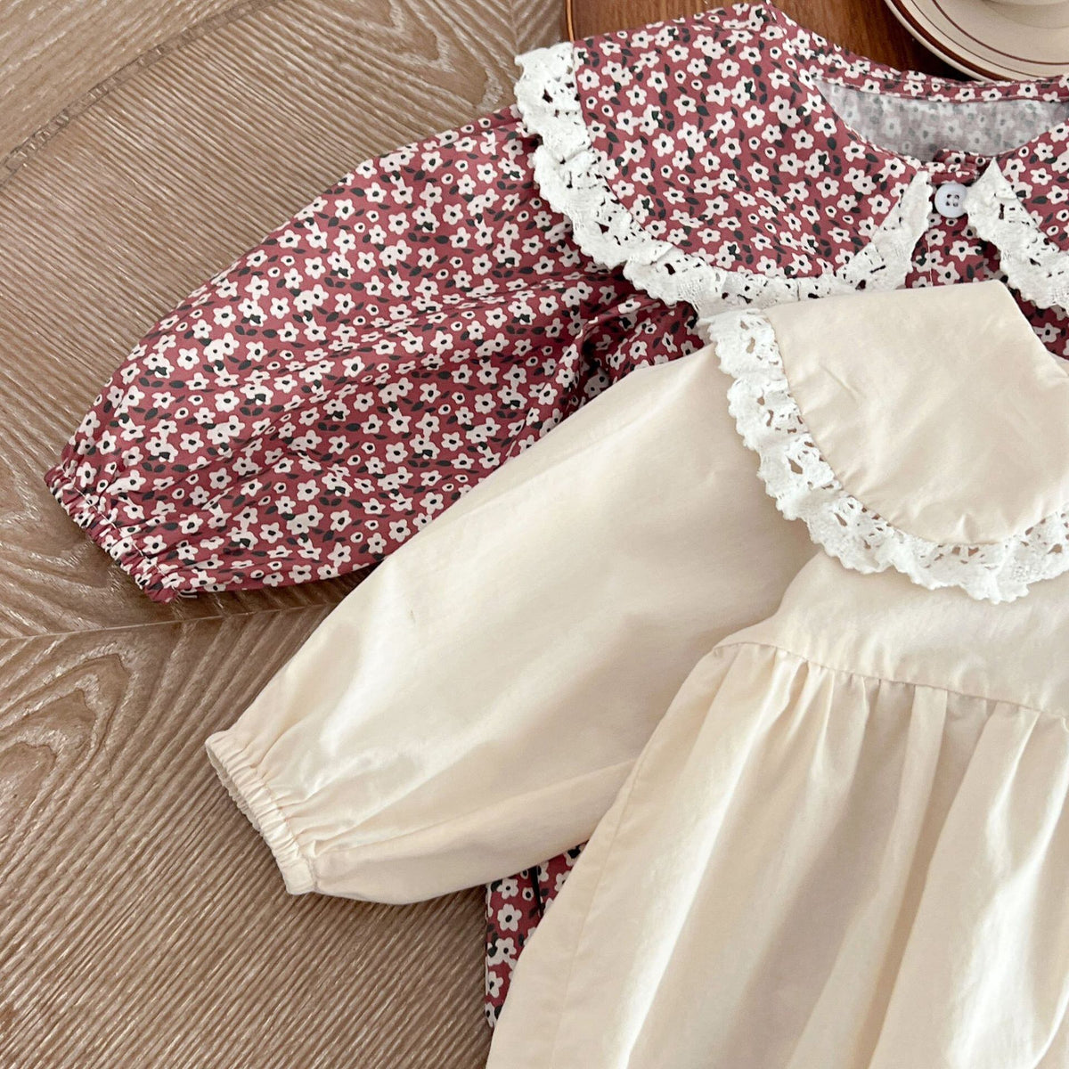 [Autumn New Arrival] Round-collared Solid Color or Floral Romper with Hat - 2 Colors A0242