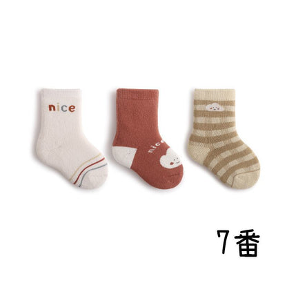 【SOCKS】暖かいカートゥーンソックス　3ペアセット C0205
