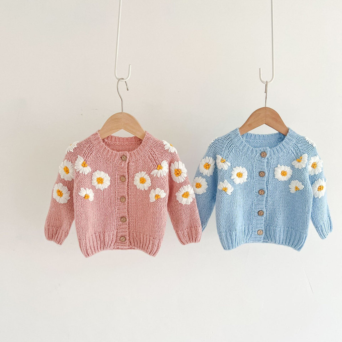 [Autumn New Arrival] Daisy Embroidery Cardigan - All 3 colors A0828