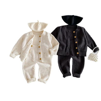 【秋新作】ナチュラル花刺しゅうニットサロペットorカーディガン　全2種類 A0877