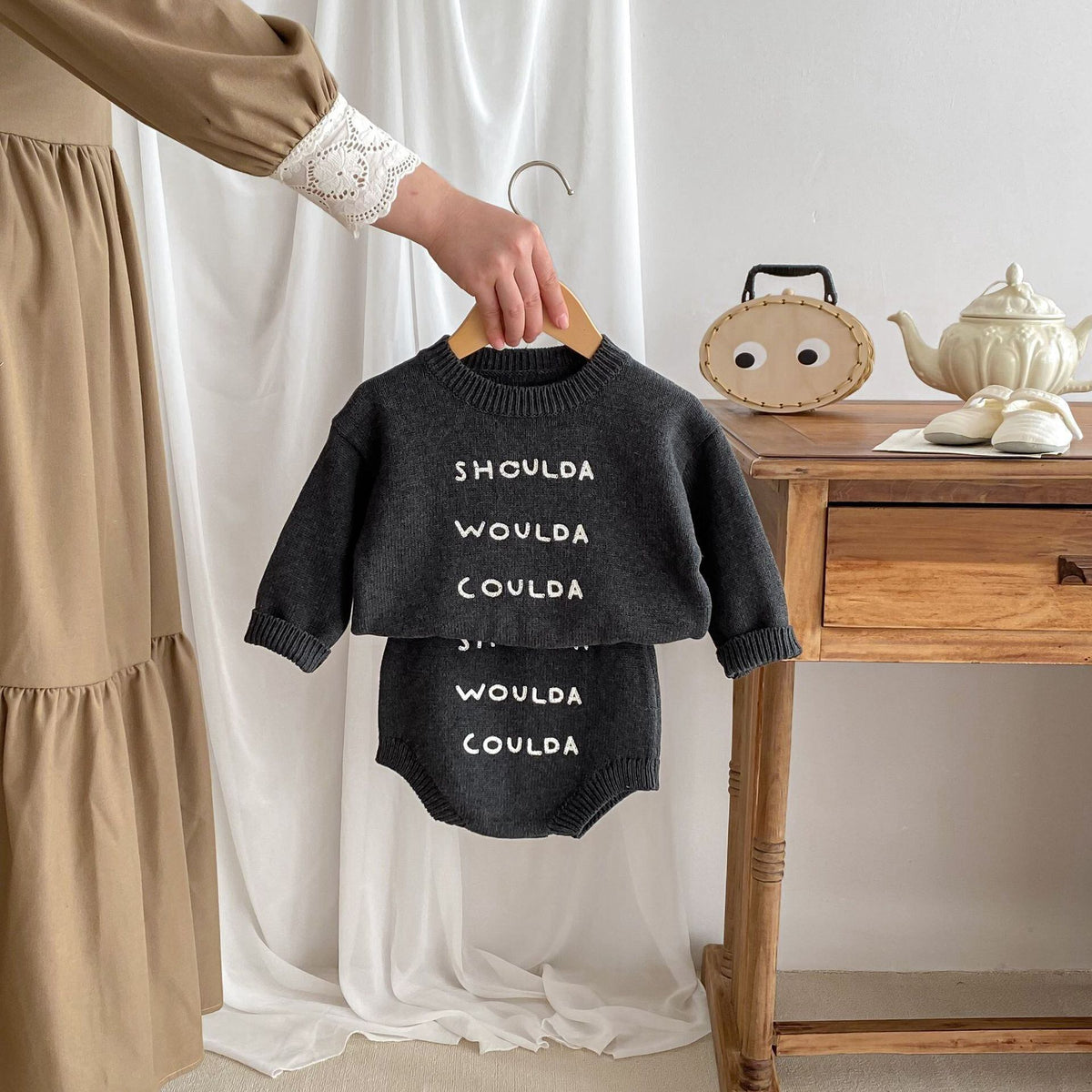 【秋新作】英字刺繍トップス＋かぼちゃんパンツ 全2色 A0713